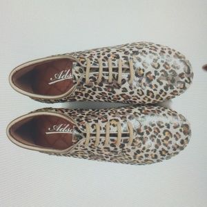 Leopard print women's practice shoe size 7 and 1/2